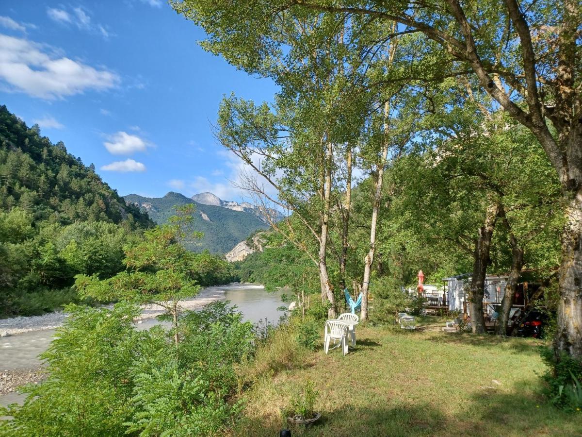 Les Acacias Hotell Vercheny Exteriör bild